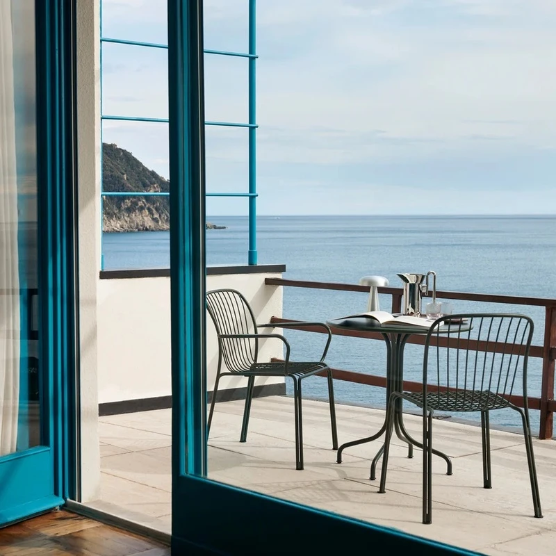 Thorvald Bistrot Table