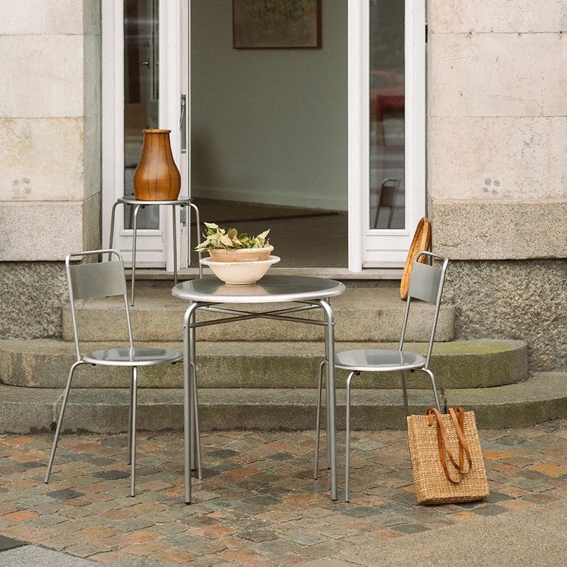 Industrial Round Stainless Steel Bistro Table &ndash; Fixed-Frame Dining Table